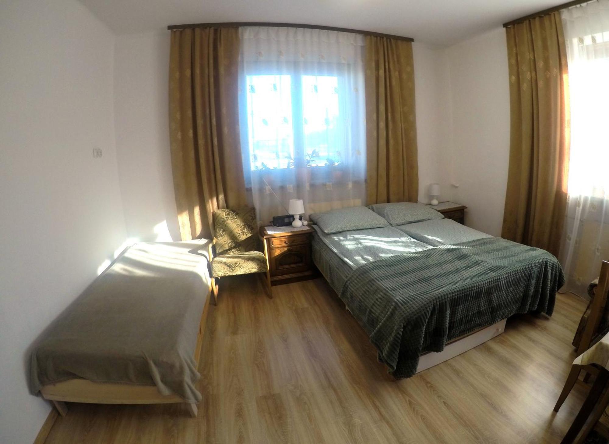 Pokoje Goscinne, Mieszkanie Na Wynajem W Swidniku K Lublina Bagian luar foto